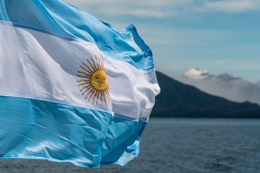 InfoMoney | Com dívidas de mais de US$ 40 bi, Argentina fecha acordo com o FMI