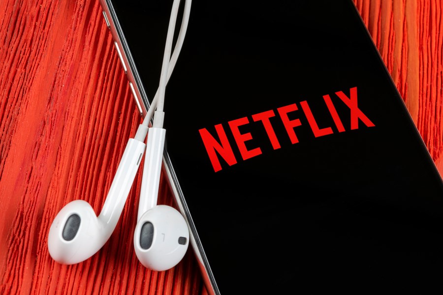 InfoMoney | Netflix (NFLX34): crescimento mais fraco e projeções para 1º tri frustram mercado; ação despenca no after-market