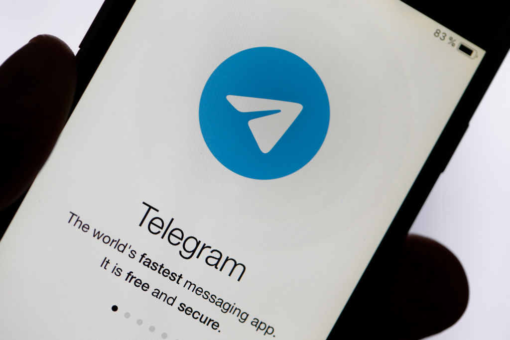 InfoMoney | Após determinação de bloqueio pelo STF, Telegram assina acordo de adesão a programa do TSE