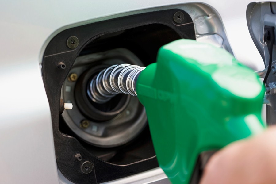 InfoMoney | Medidas para conter preços de combustíveis enfrentam obstáculos