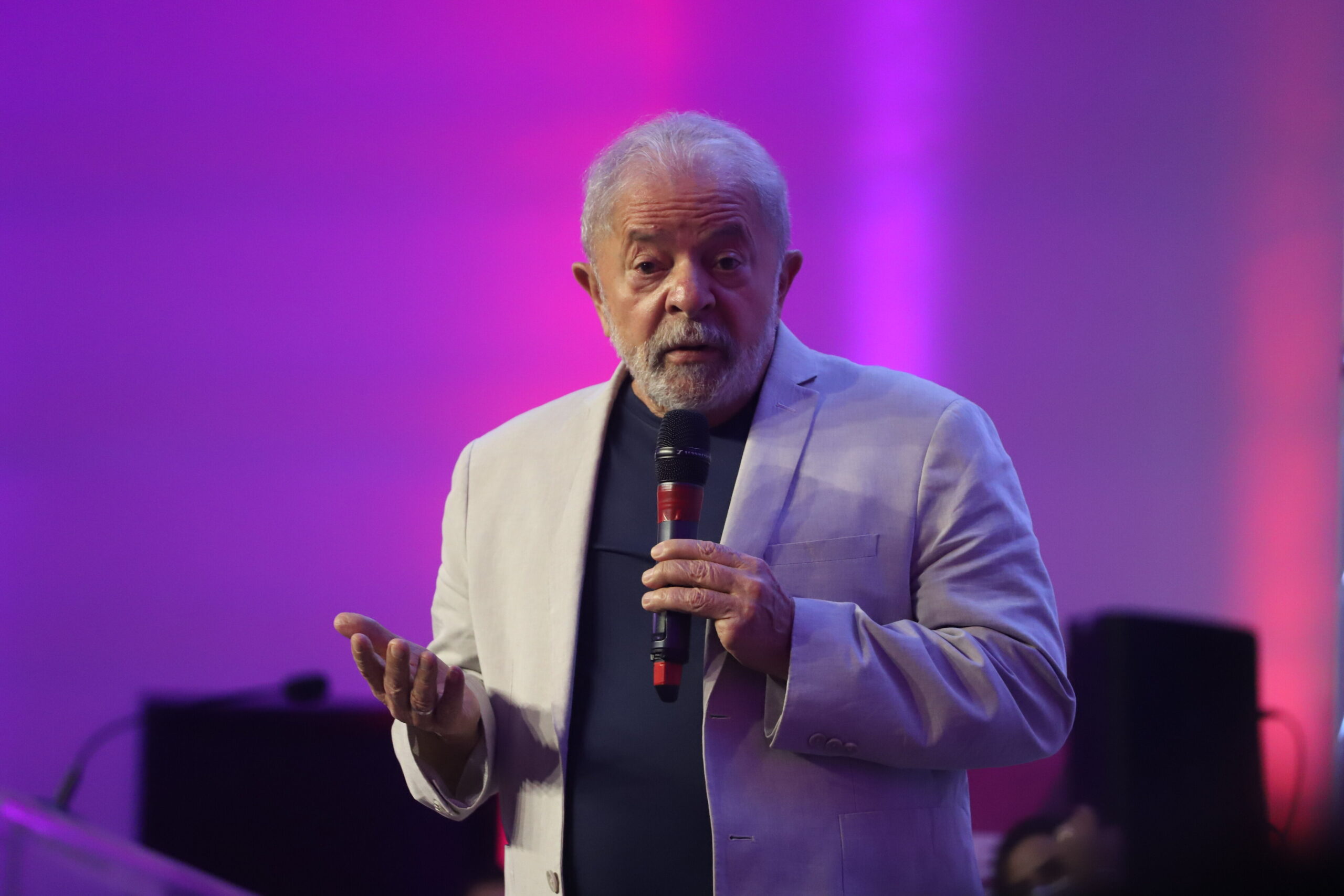 InfoMoney | Não vou tomar fábrica ou lucro de ninguém, diz Lula em Minas