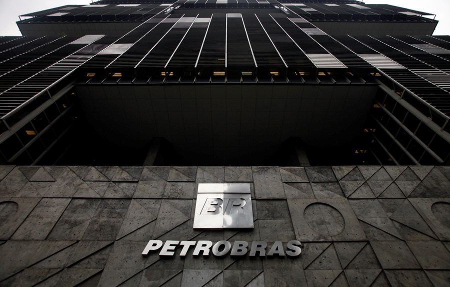 InfoMoney | Petrobras (PETR3;PETR4) conclui oferta de recompra de títulos globais