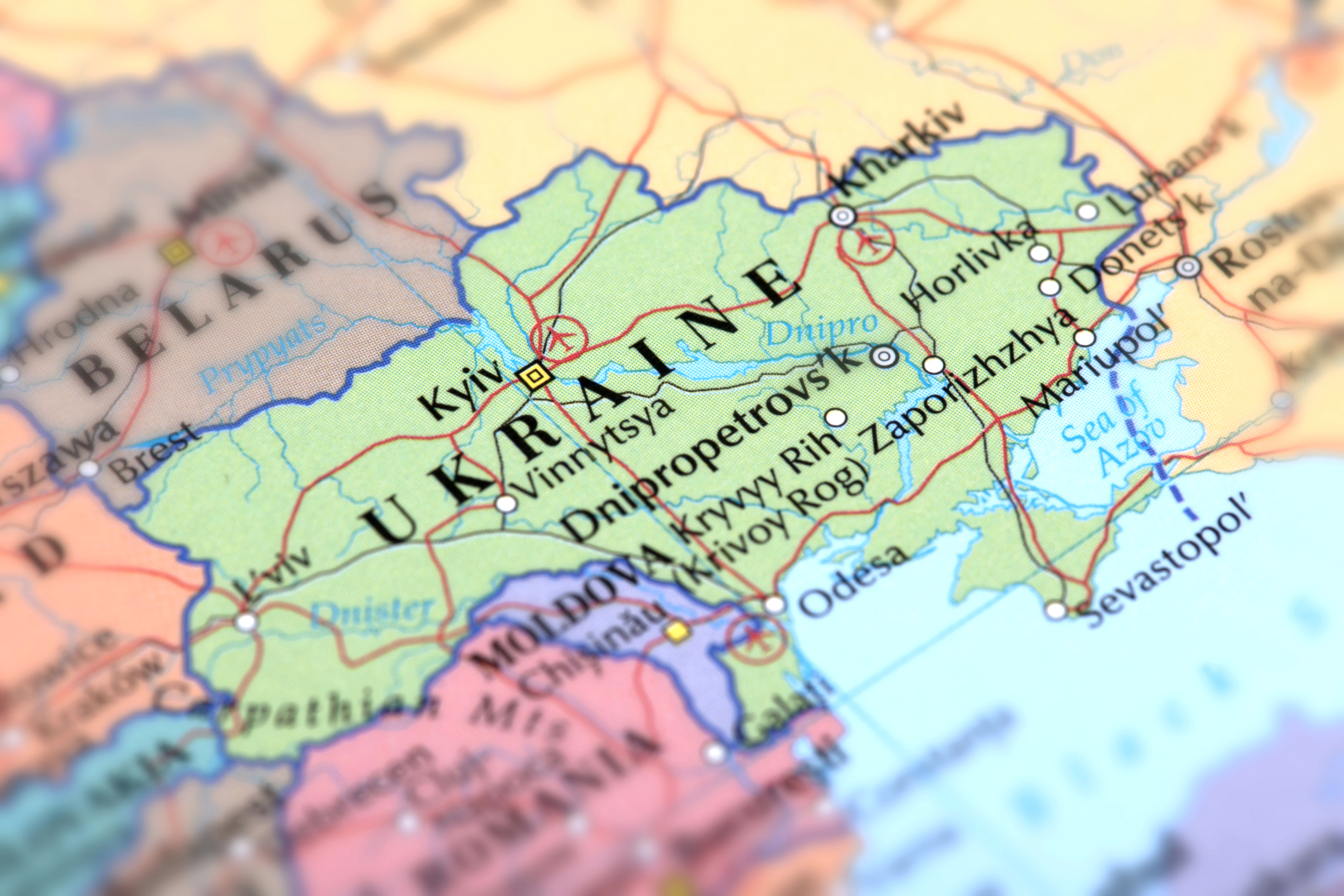 InfoMoney | Guerra na Ucrânia atinge 10 semanas, derruba economia e leva inflação