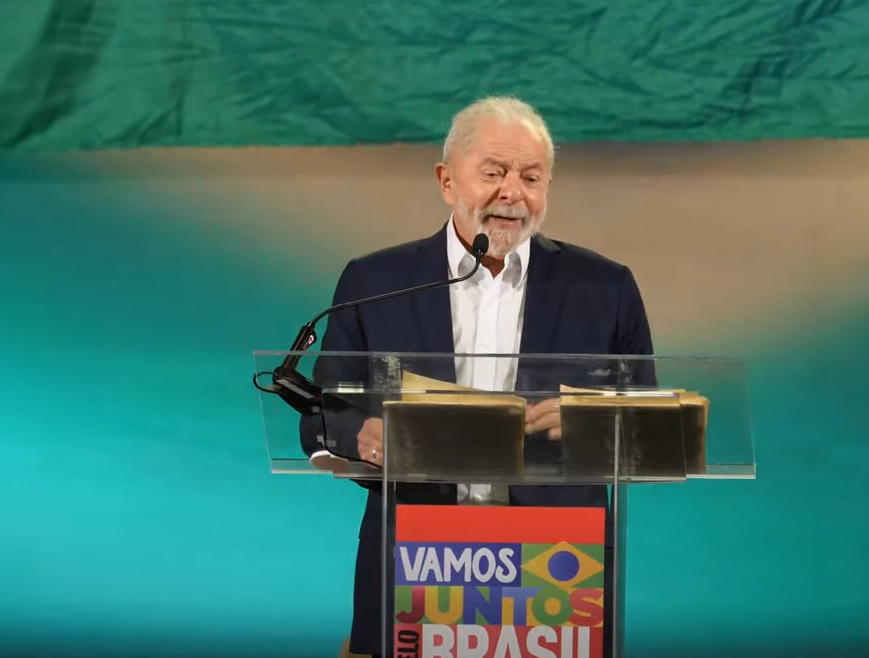 InfoMoney | Lula evoca legado e fala em “restaurar a soberania” durante lançamento de pré-candidatura à presidência