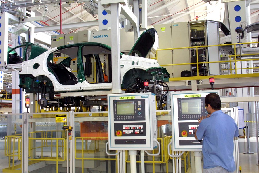 InfoMoney | Volkswagen paralisa fábrica no ABC paulista por 20 dias por falta de semicondutores