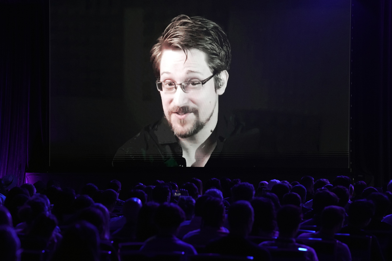 InfoMoney | Edward Snowden diz que usa criptomoedas, mas não investe nelas