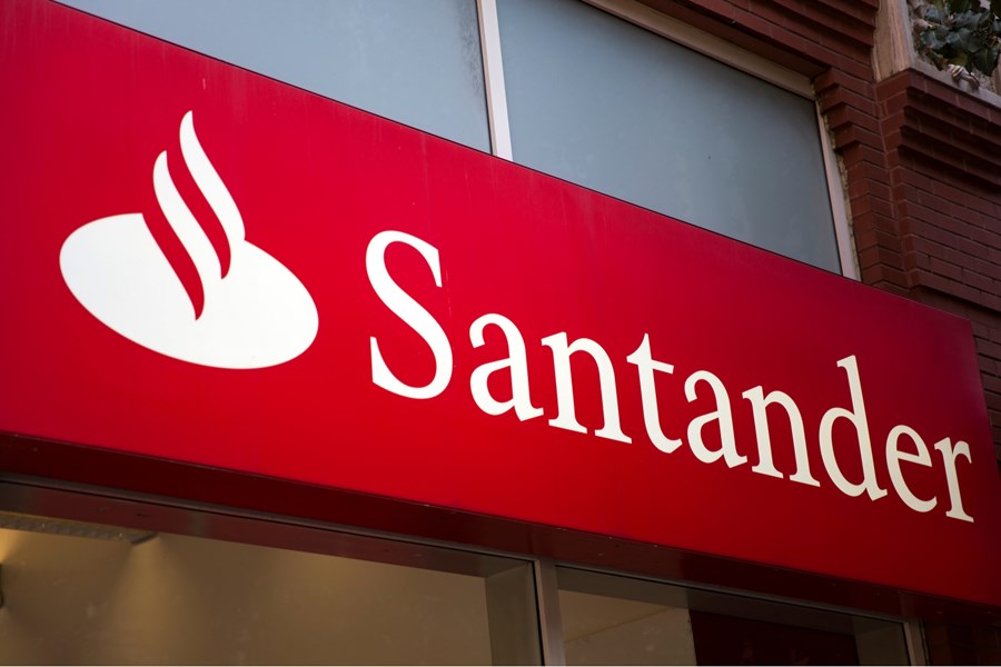 InfoMoney | Santander (SANB11): inadimplência estabiliza, mas queda nas margens financeiras e provisionamento maior preocupam