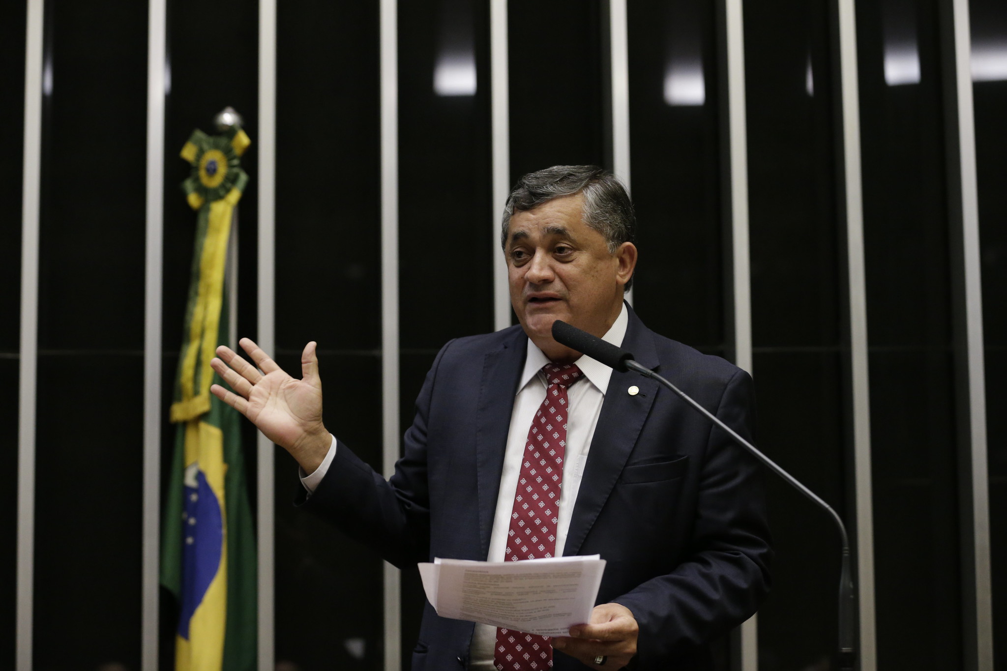 InfoMoney | PEC da Transição é ‘prioridade absoluta’ do novo governo, diz José Guimarães