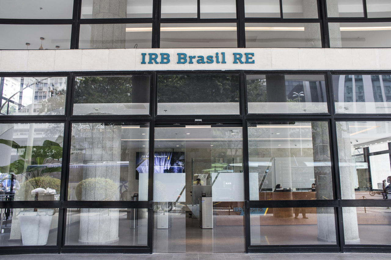 InfoMoney | IRB (IRBR3): fatores que afetaram 3º tri são conhecidos, pontuais, mitigáveis e tendem a ficar no passado, diz CEO; ação fecha a R$ 0,82