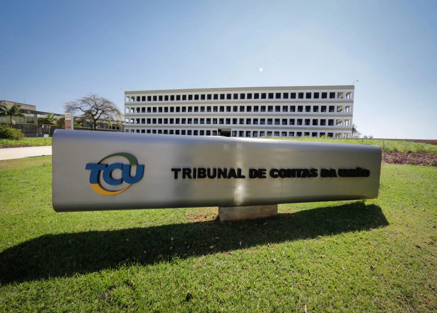 InfoMoney | TCU alertará governo sobre risco de despesa fora do teto