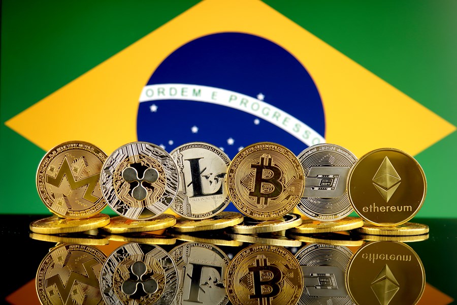 InfoMoney | Bolsonaro sanciona lei que regulamenta criptoativos no Brasil