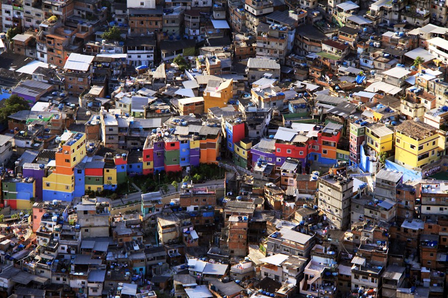 InfoMoney | Unicef: Brasil tem 32 milhões de crianças e adolescentes na pobreza
