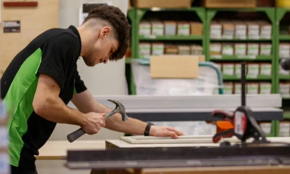 Jornal Contábil | Limite da jornada: menor de idade pode trabalhar 8 horas por dia? – Jornal Contábil