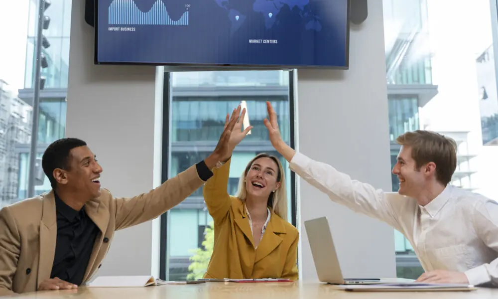 Jornal Contábil | Reinvenção e Sobrevivência: O Plano B que Salvou 7 Gigantes Corporativas  – Jornal Contábil